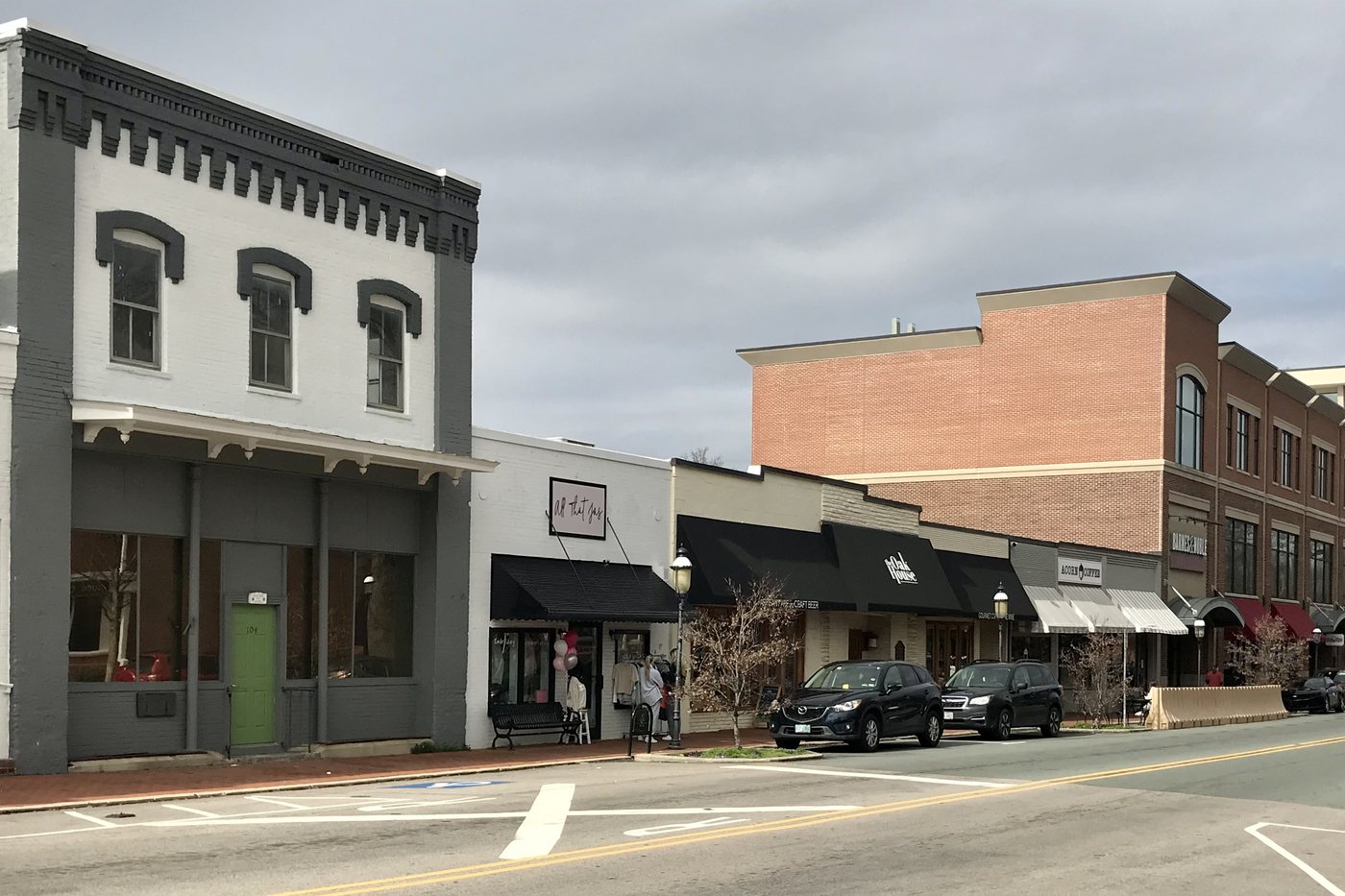 North Williamson Avenue in downtown Elon