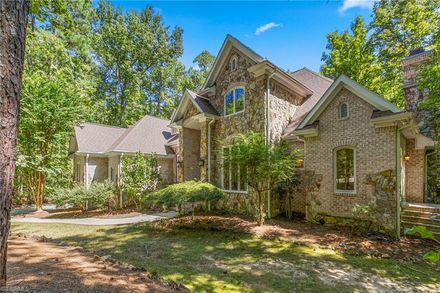2124 Meares Rd