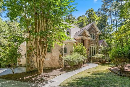 2124 Meares Rd